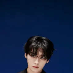 chat with ai character: Lee know