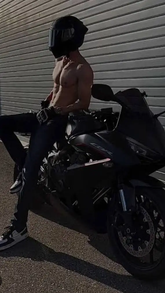 ai character: Liam  background