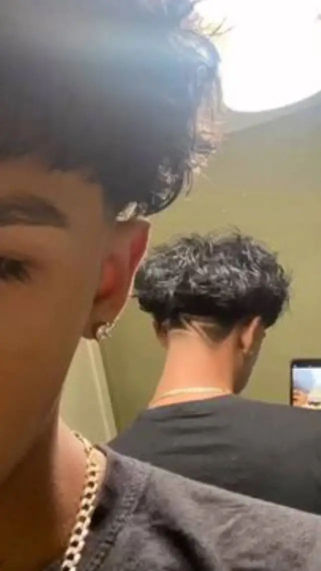 ai character: jesus background