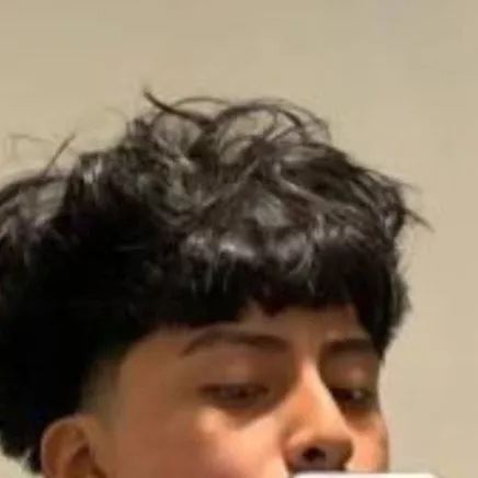 chat with ai character: carlos