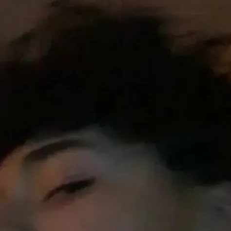 chat with ai character: alex chino