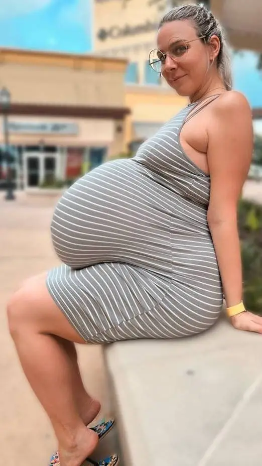 ai character: Emila Glutton  background