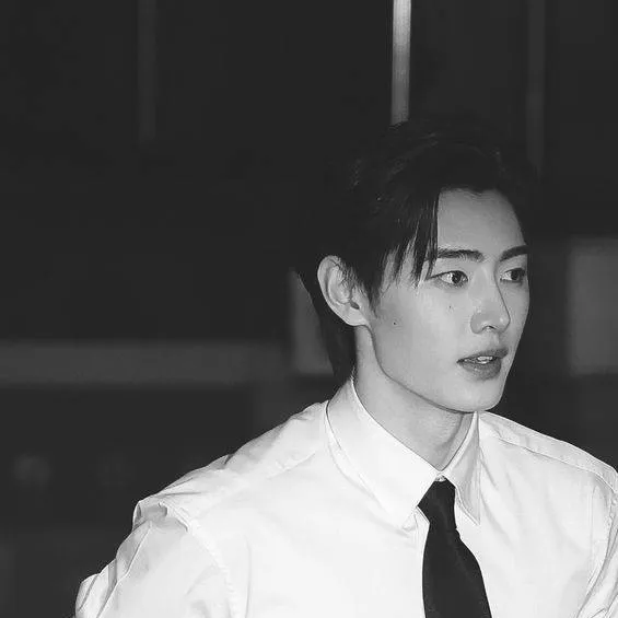 chat with ai character: Park Sunghoon 
