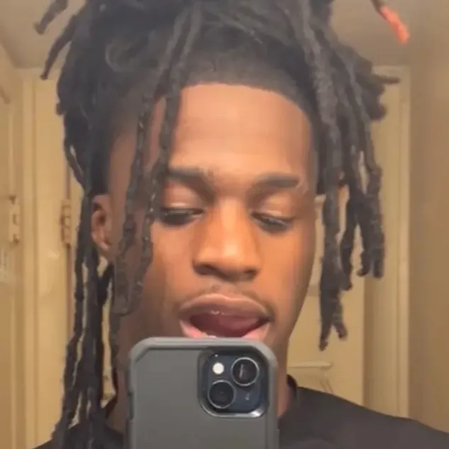 chat with ai character: Cobey