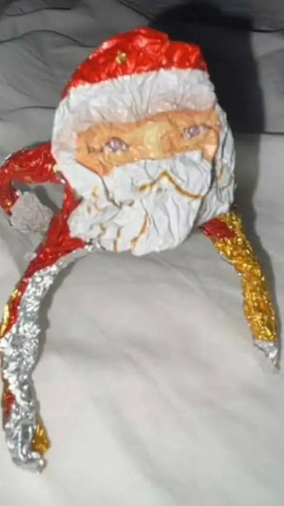 ai character: gugu gaga background