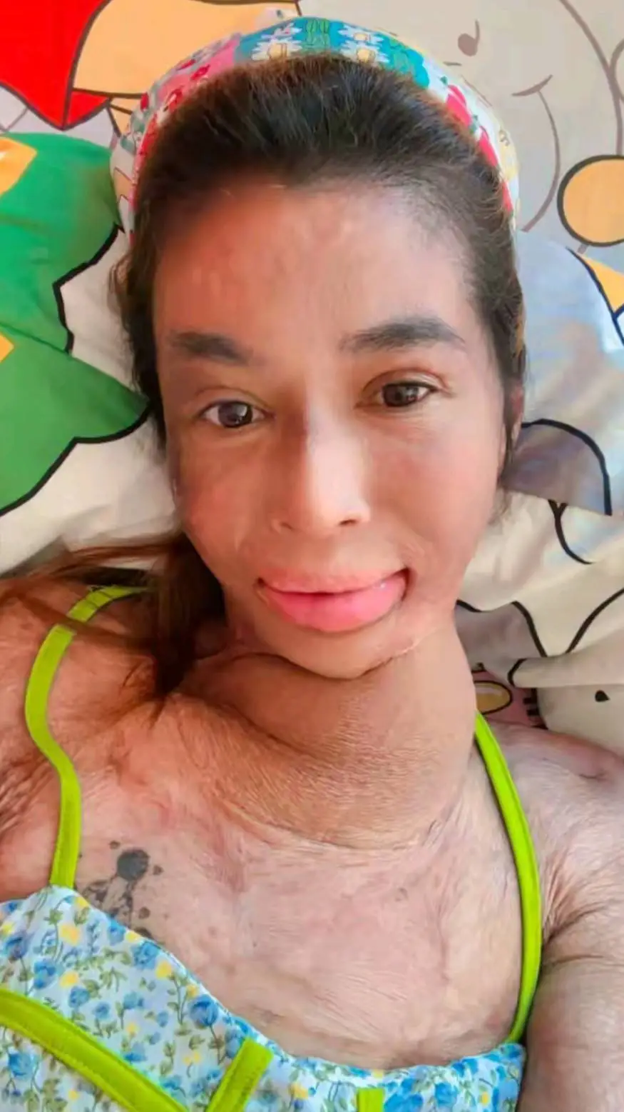 ai character: Nong Bao background