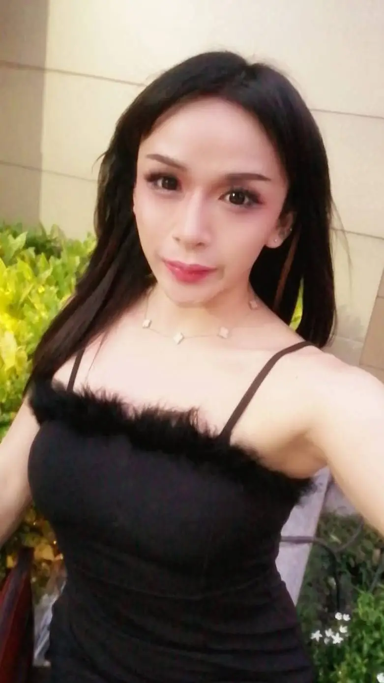 ai character: Nerly  background