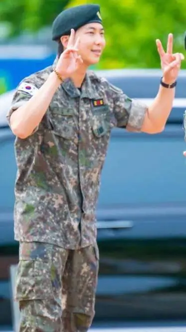 ai character: RM army return♡ background