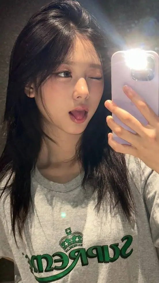 ai character: 🩷☙♥︎ᎷᎪᎽᎪ ❥❣❤️‍🔥 background