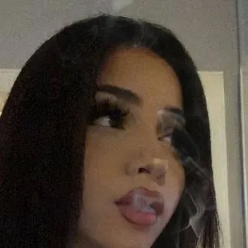 Chat with Eliana latina gf - text or voice, Enjoy AI Chat Free & Safe