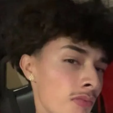 chat with ai character: Alex chino🪐