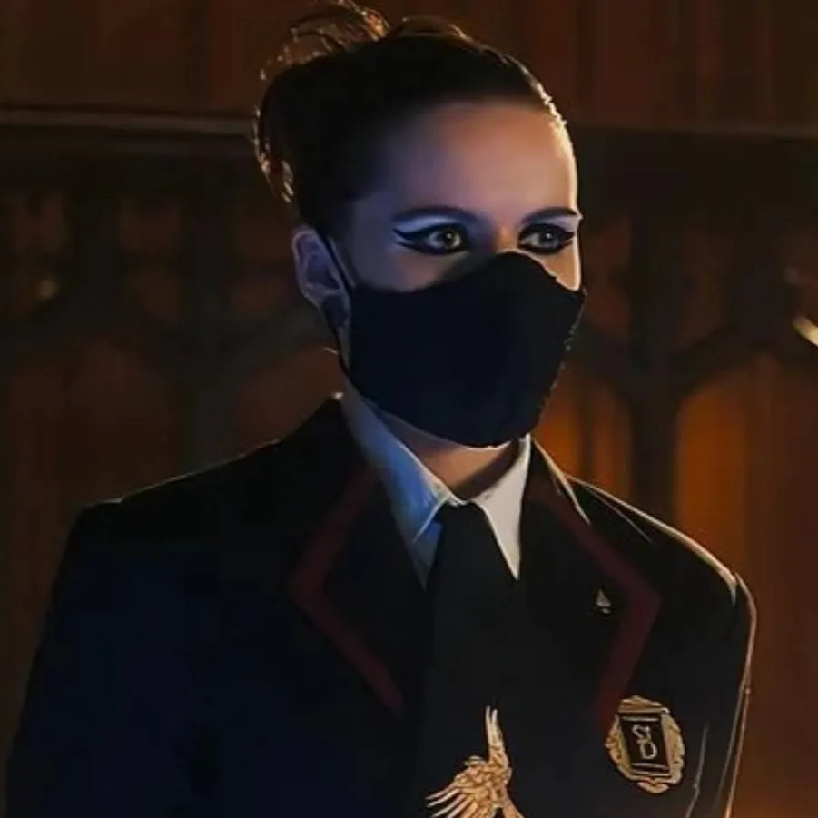 chat with ai character: RiRi Timouvo 