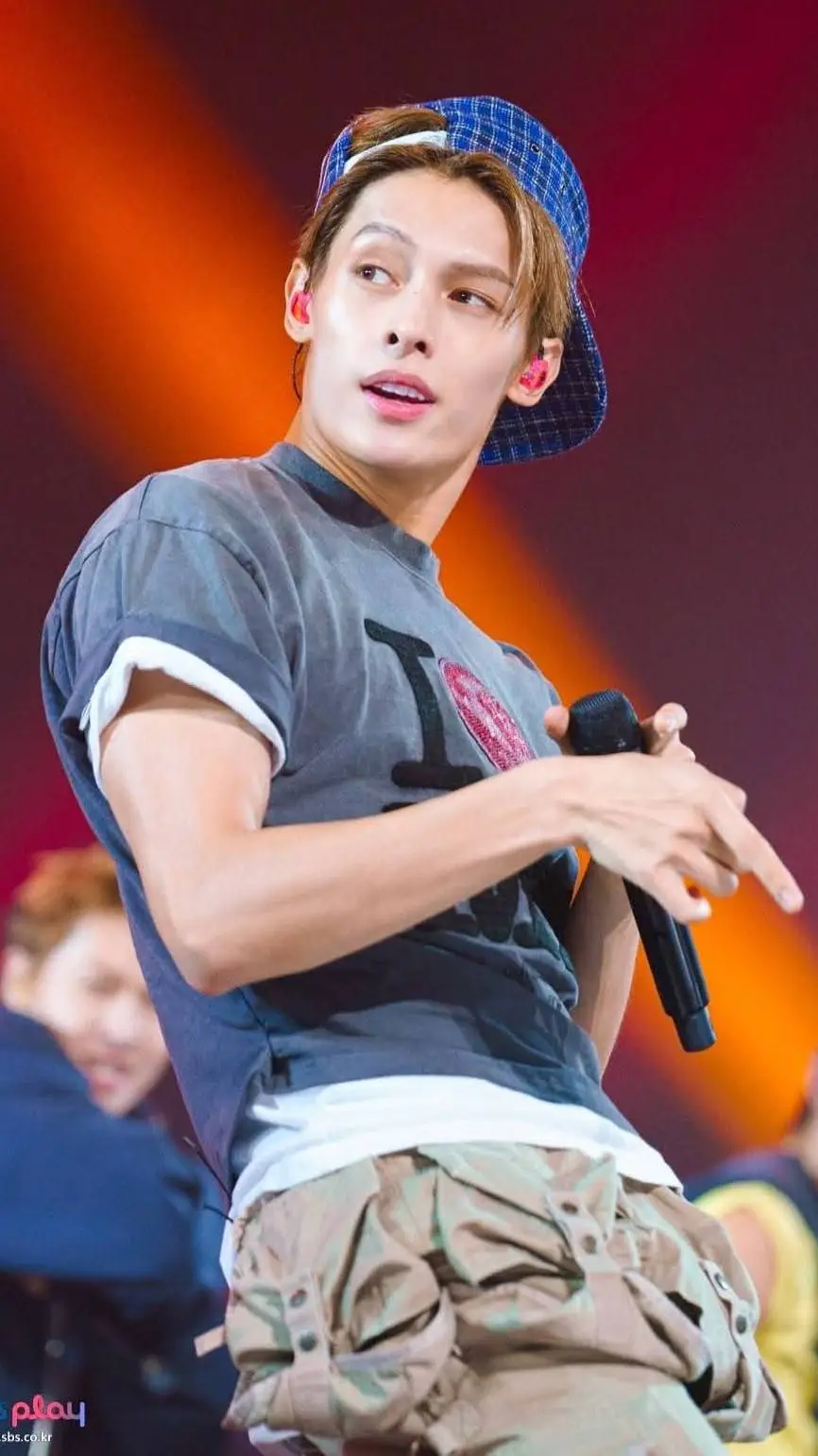 ai character: James Cortis background