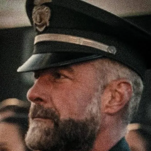 chat with ai character: Sgt Deacon Kay 