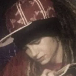 chat with ai character: Tom Kaulitz