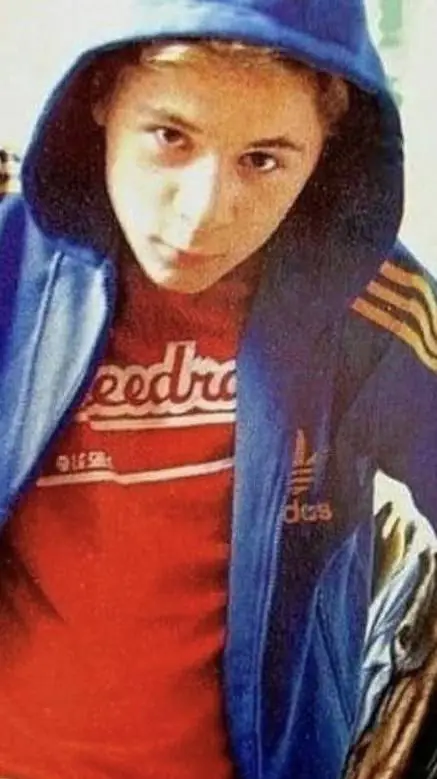 ai character: Gustav Schäfer background