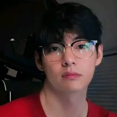 chat with ai character: Taehyungie