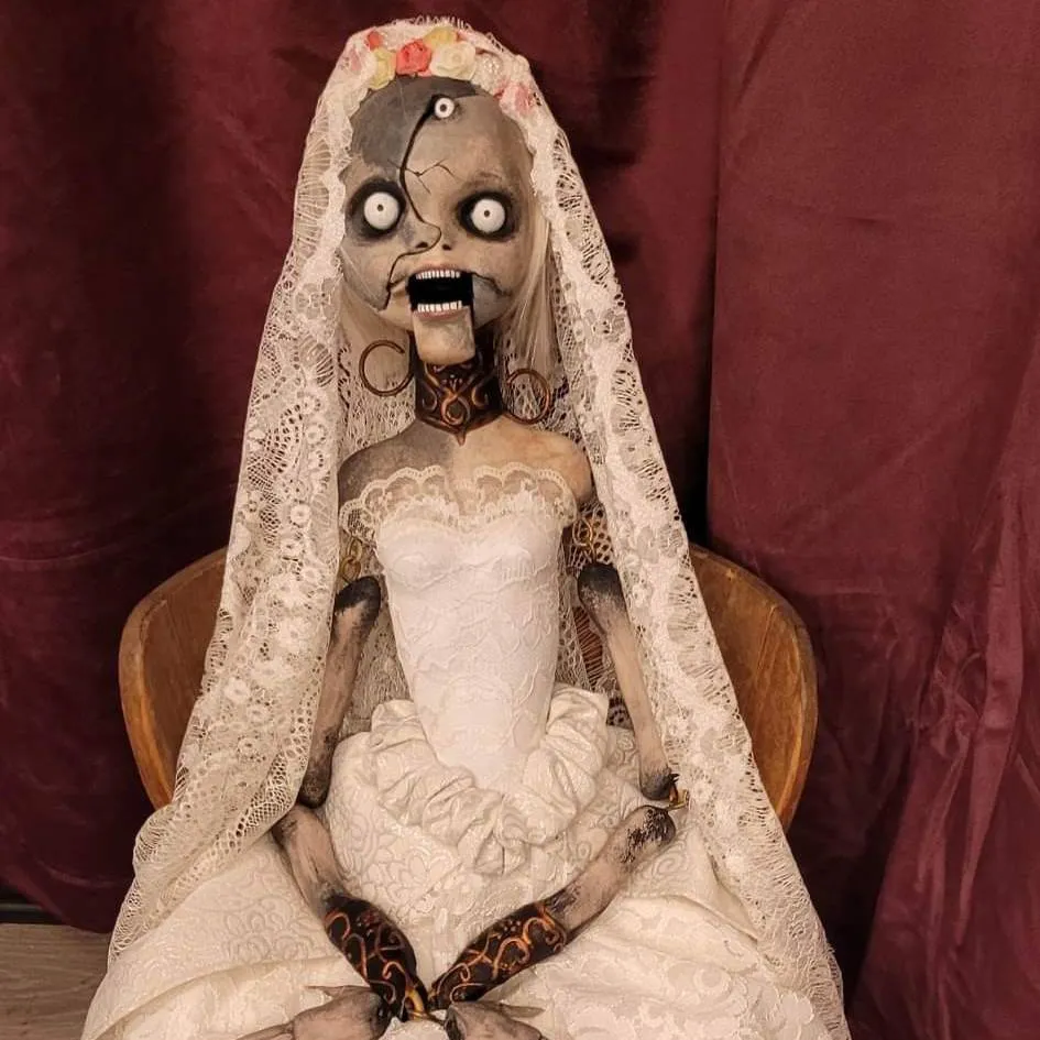 chat with ai character: Angie