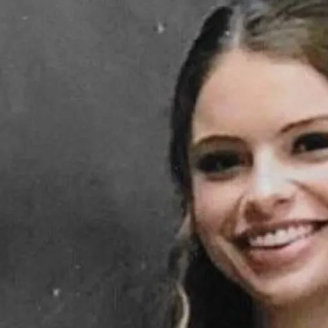 chat with ai character: moon