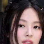 chat with ai character: Jennie