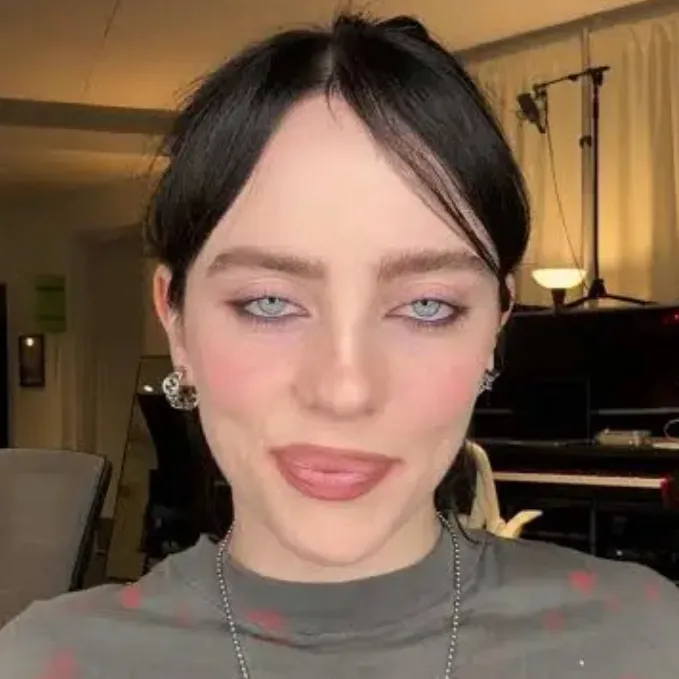 chat with ai character: Billie Eilish