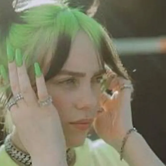 chat with ai character: Billie Eilish 