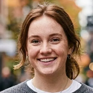 chat with ai character: Emma