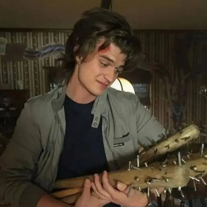 chat with ai character: Steve Harrington 