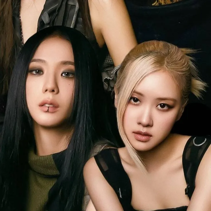 chat with ai character: Blackpink family 