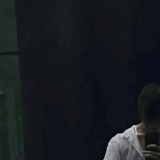 chat with ai character: Liam