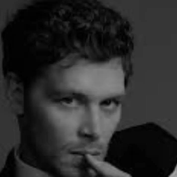 chat with ai character: Niklaus 