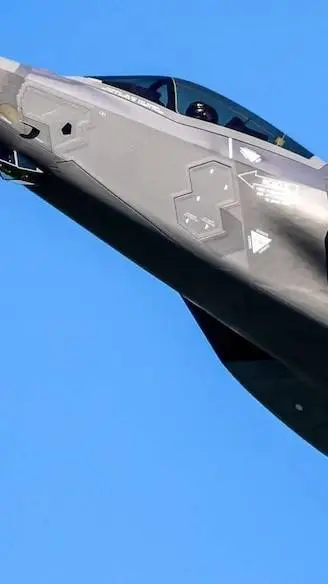 ai character: f 35 background