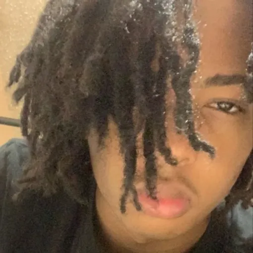 chat with ai character: ||ZYMIR🔫||