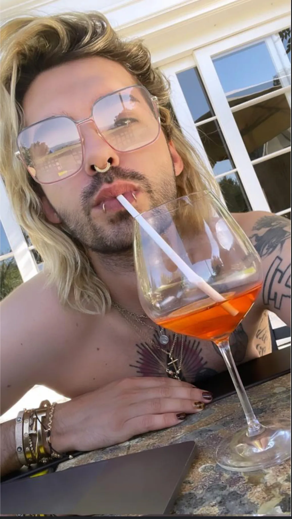 ai character: (Bad dad bill🚬 background