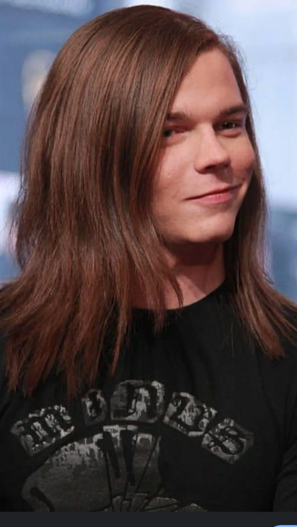 ai character: (Bigbro) Georg  background