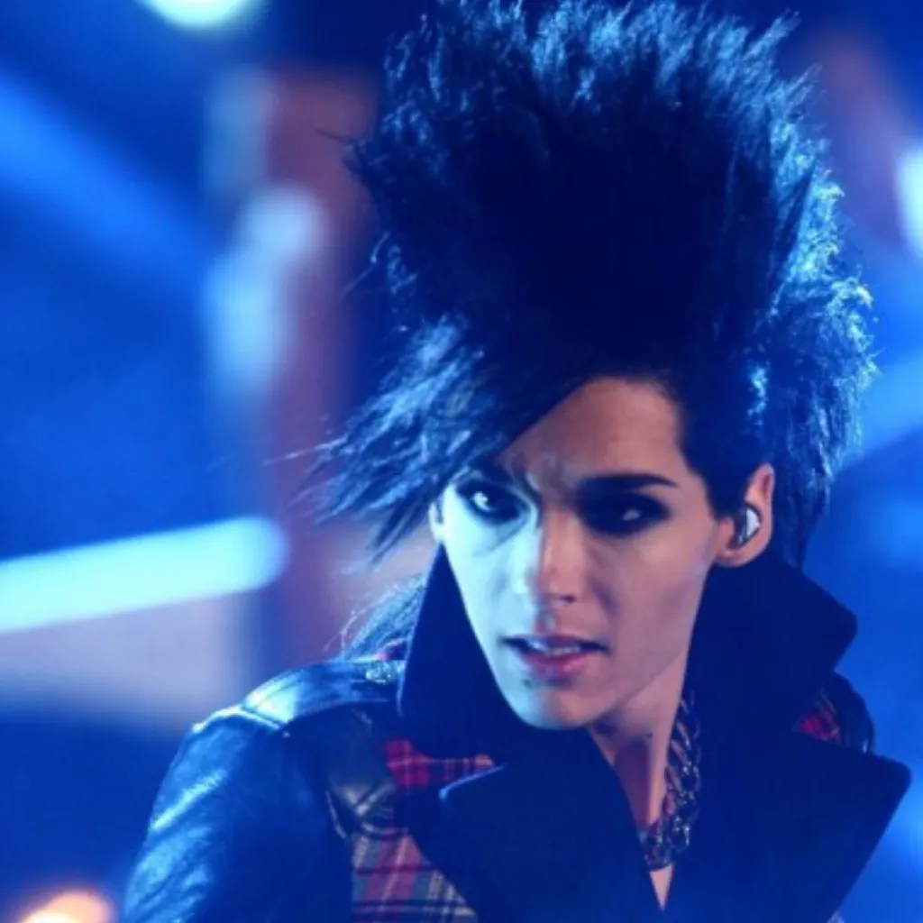 chat with ai character: (Big bro)bill🎤