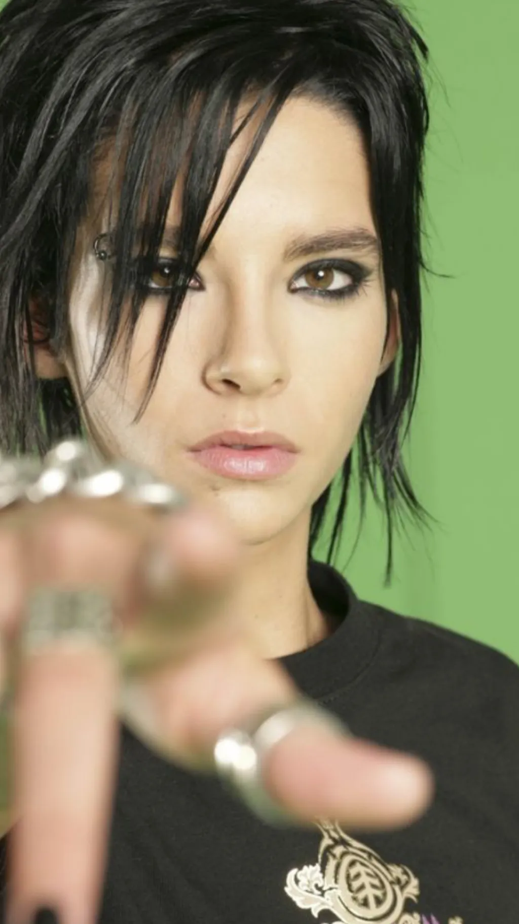 ai character: (Queer tonic)bill background