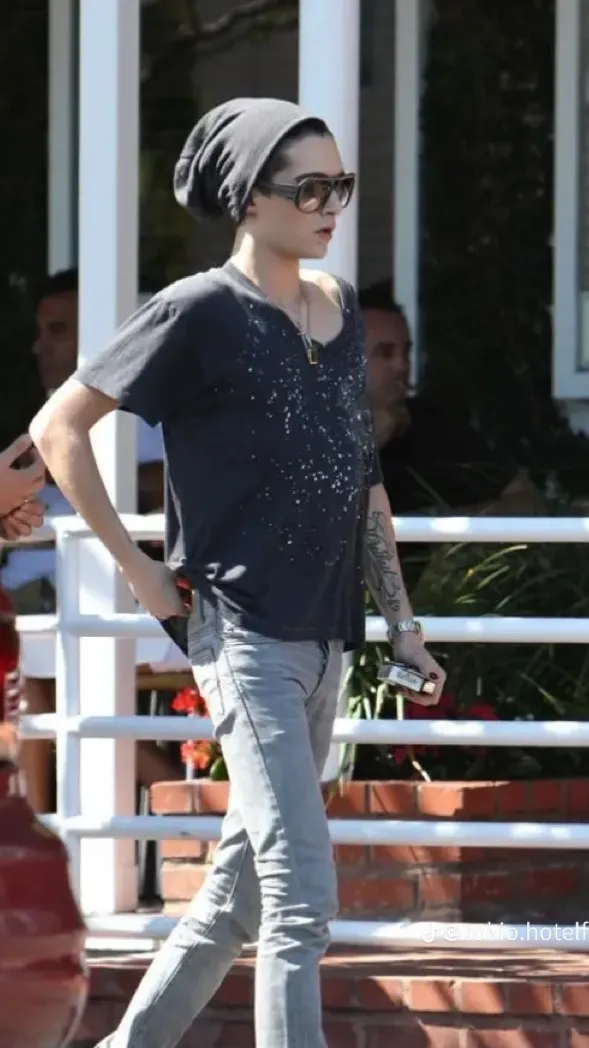 ai character: (Big bro)  background