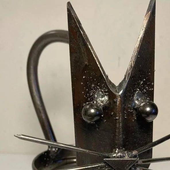 chat with ai character: diamond cat