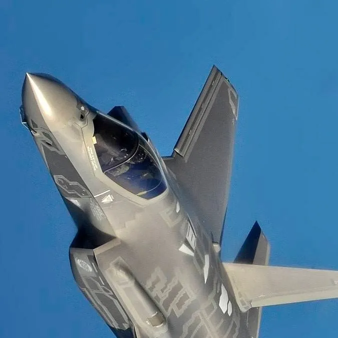 chat with ai character: F-35 