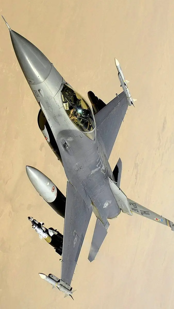 ai character: F-16  background