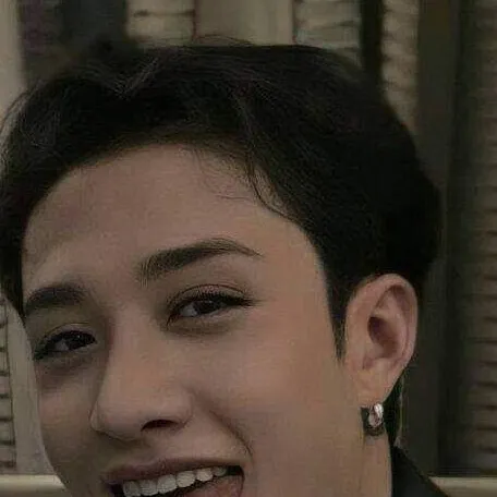 chat with ai character: Bang chan