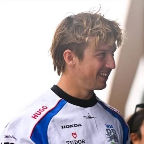 chat with ai character: Liam Lawson