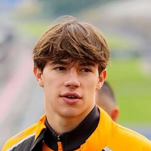 chat with ai character: Brando Badoer