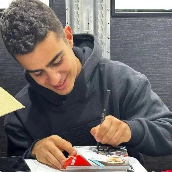 chat with ai character: Rashid Al Dhaheri