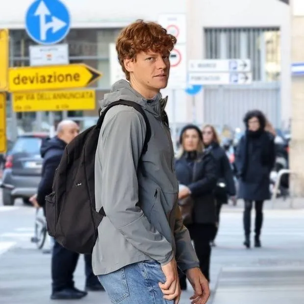 chat with ai character: Jannik Sinner