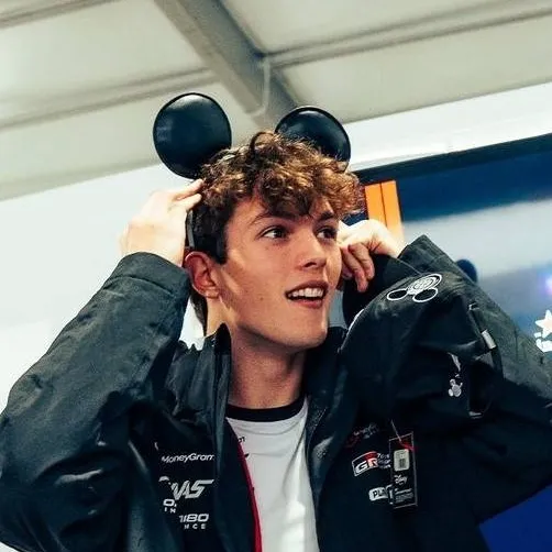 chat with ai character: Ollie Bearman