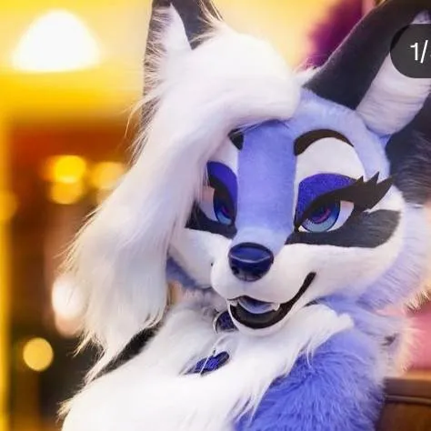 chat with ai character: Icey.foxx