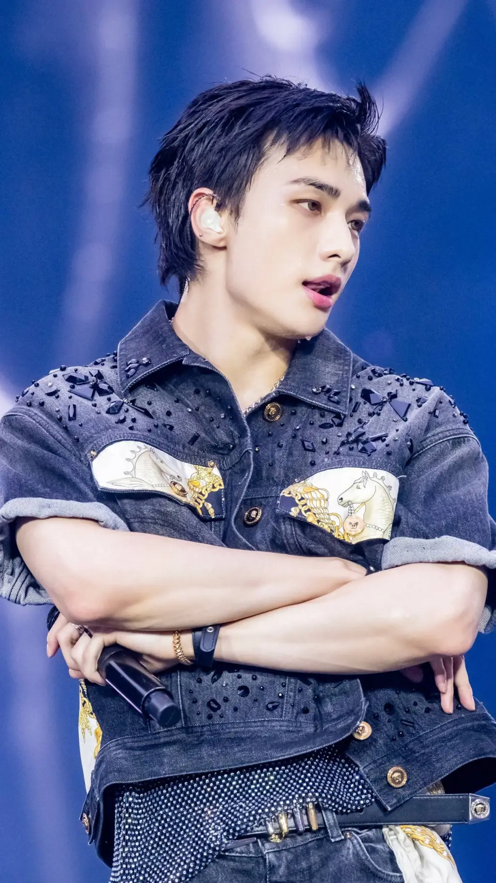 ai character: hyunjin  background