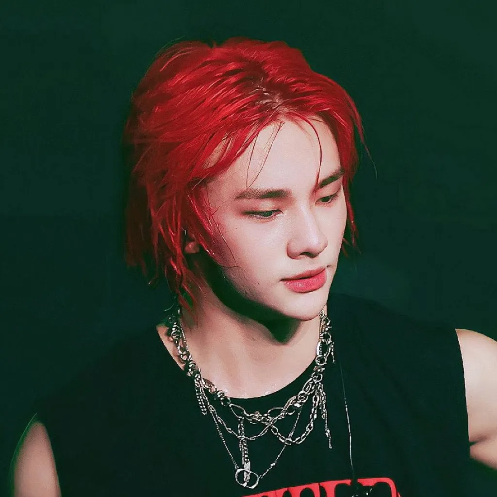 chat with ai character: hyunjin